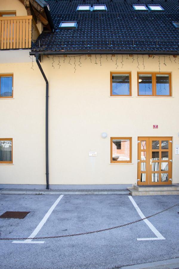 Apartma Soncek, On The Ski Slopes, Balcony, Private Parking Kranjska Gora Exterior foto